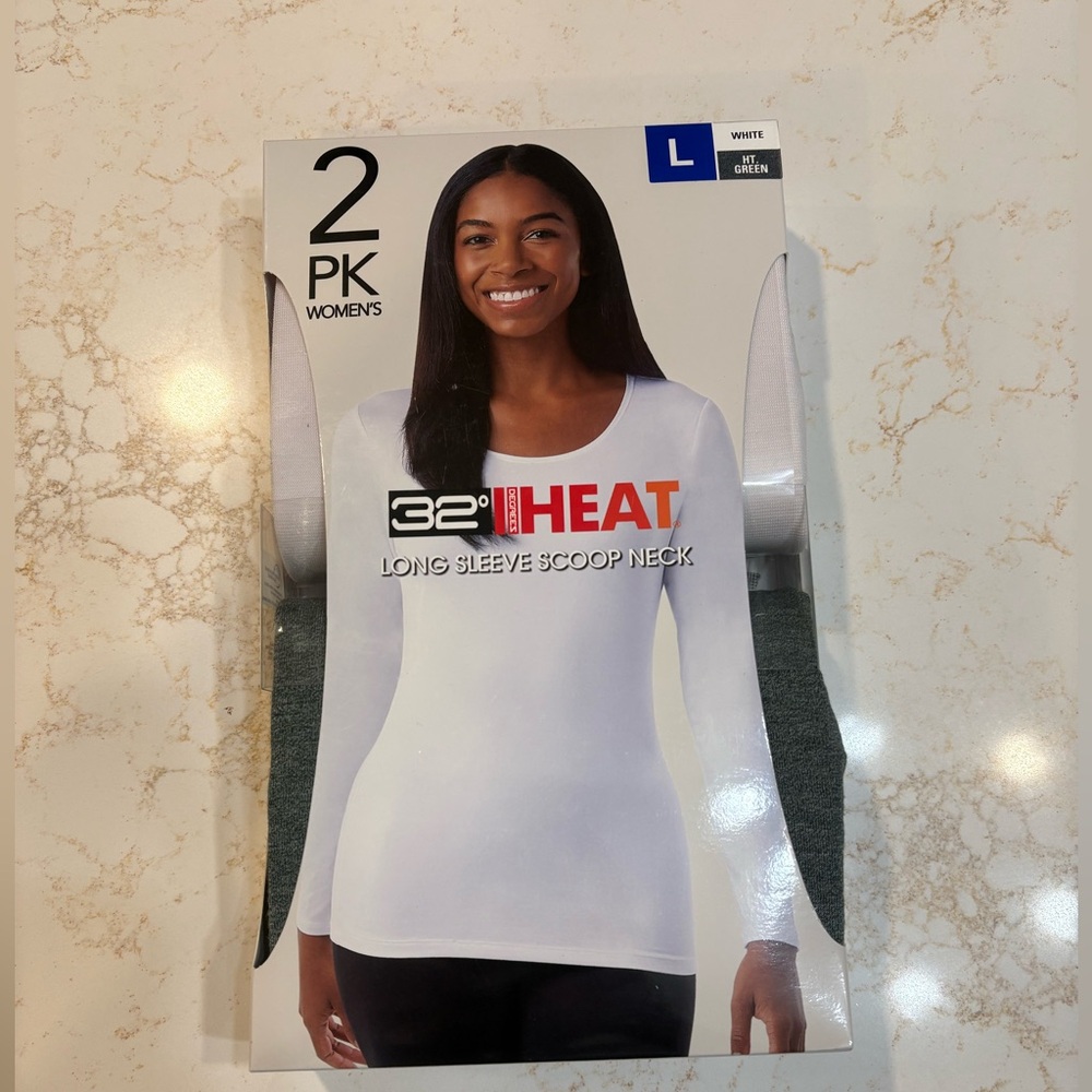 32° Heat Women Long Sleeve Scoop Neck Thermal Top 2-Pack White/Green NEW in box
